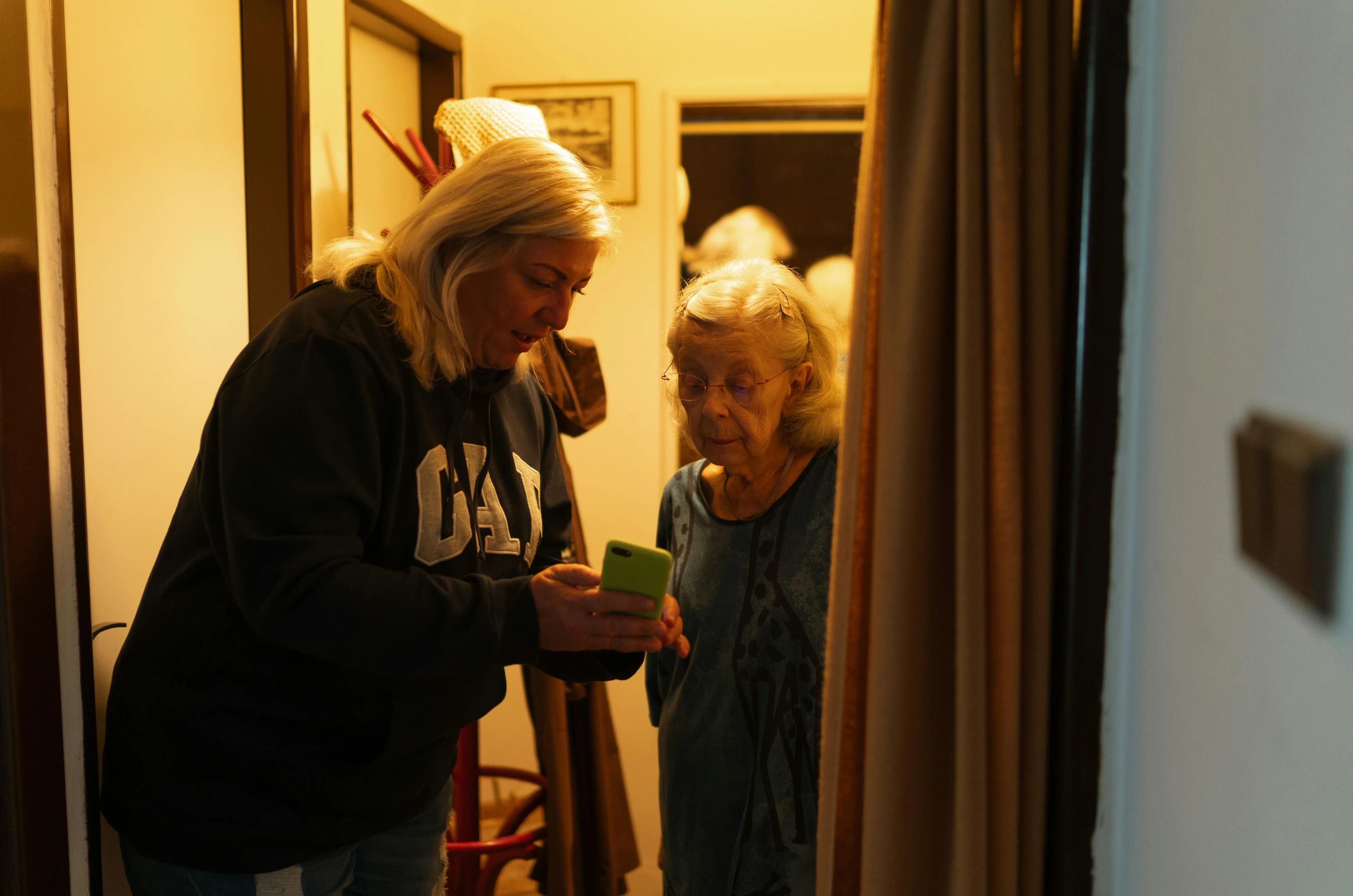 Cover Image for Creating a Safe Calling Routine for Dementia Support